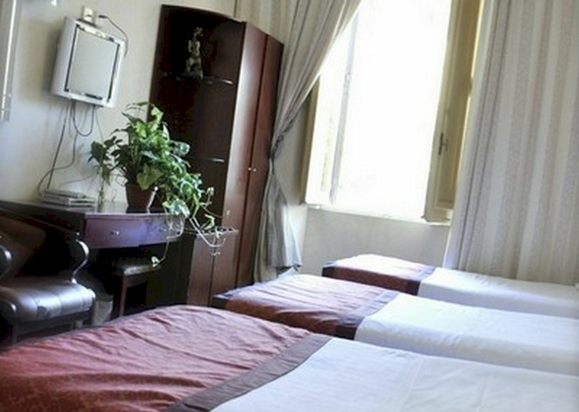 Leoni Di Giada Guesthouse - Close To Central Station Rome Buitenkant foto