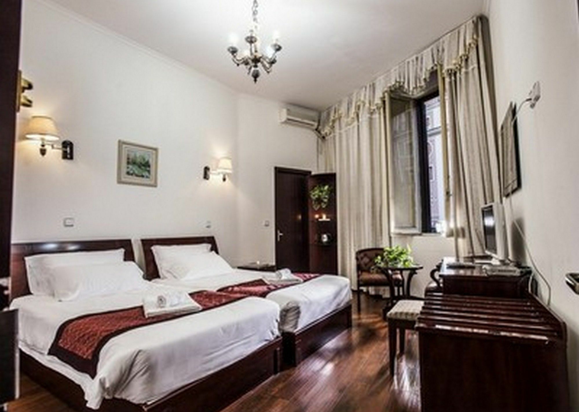 Leoni Di Giada Guesthouse - Close To Central Station Rome Buitenkant foto